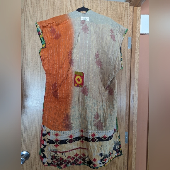 Kantha Bae Ruana - Picture 4 of 4